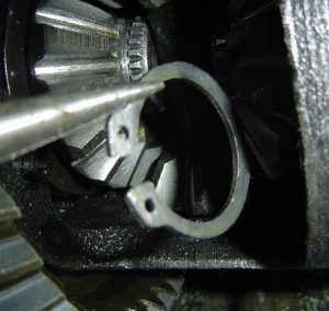 Stub axle snap ring on Dana 36 differential